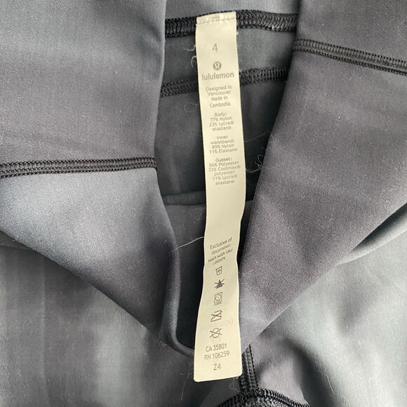 Lululemon In Movement 23" High Rise Linear Spray Dye White Black Sz 4 - Picture 5 of 12